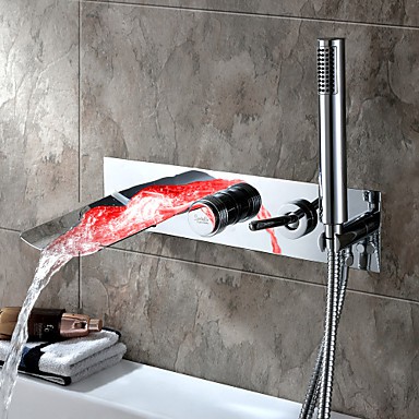 Robinet de baignoire avec douchette intégrée Trinsic de DELTA